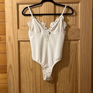 Lulus White Lace Bodysuit Small